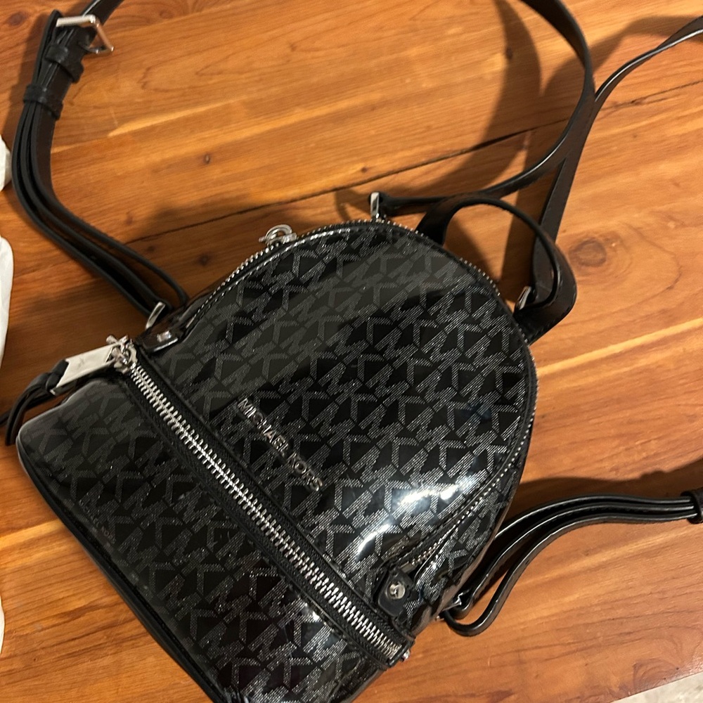 Michael kors small backpack purse - Picture 8 of 8